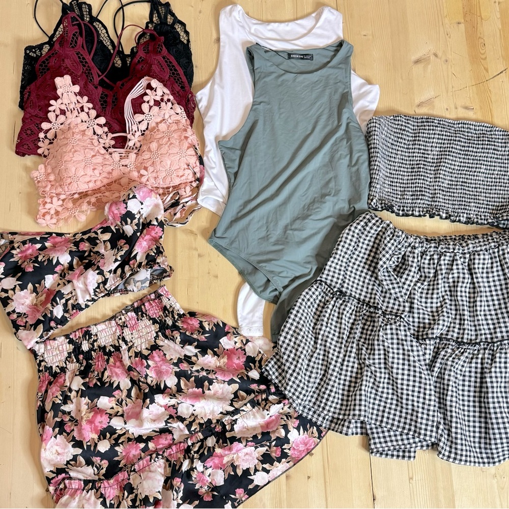 Easy Spring Vibes Bundle 2 Bodysuits, 2 Ruffle Skirt Sets, 3 Lace Bralettes SZ L